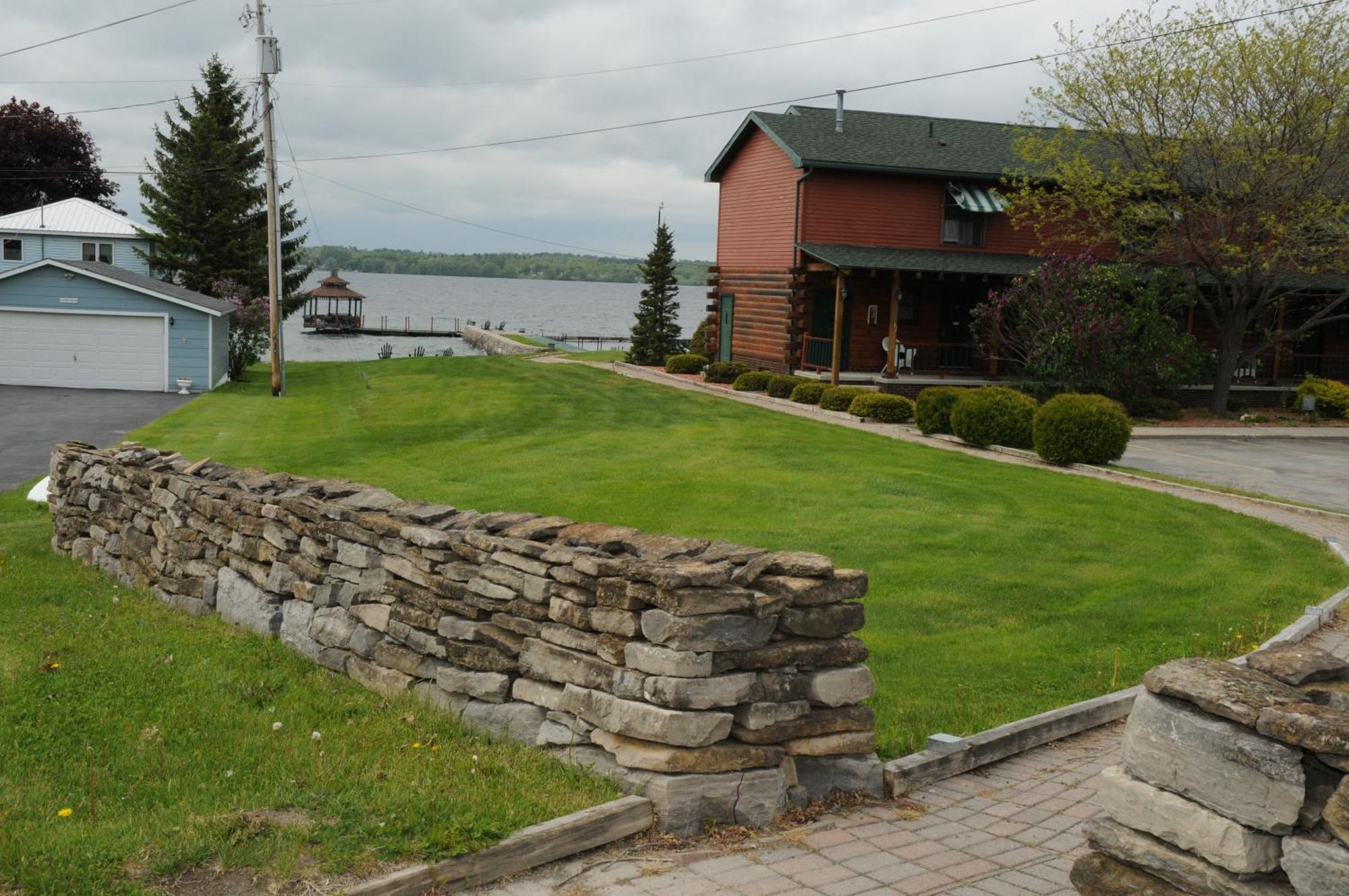 Stone Fence Resort 오그덴스버그 외부 사진